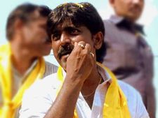 కడప జెడ్పీ సమావేశం రసాభాస: శ్రీకాంత్ రెడ్డి వర్సెస్ బీటెక్ రవి