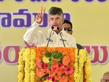 కొరియా నగరాల్లా ఉండాలి: 'కియా'పై బాబు నిలదీత, దుష్టశక్తులంటూ జగన్‌పై..