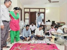 అక్కడ దాచాడు: బ్యాగు నిండా ఆ డాక్యుమెంట్సే, రఘు అవినీతిలో కొత్త కోణాలు..