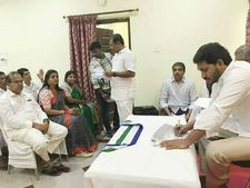 అసెంబ్లీ బహిష్కరణ: 'పేరు వస్తుందనే, జగన్‌కు సొంత ఎమ్మెల్యేల భయం'