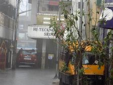 చెన్నై సాఫ్ట్ వేర్ ఉద్యోగులకు శుభవార్త, ఇంటిలోనే ఉండండి, కానీ, భారీ వర్షాలకు ఐటీ కంపెనీలు!