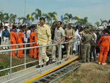 నదిలో పడిపోవడం చూసి: బోటు ప్రమాదంలో వీరిద్దరే హీరోలు, ప్రయత్నించినా కొందరు కొట్టుకుపోయారు