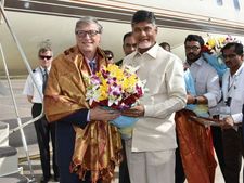 కాక్ టైల్‌ పార్టీలో కలవమన్నారు, 10 ని.లు అని 40 ని.లు మాట్లాడారు: బిల్ గేట్స్‌పై బాబు