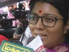 శశికళకు ఐటీ షాక్: అధికారుల ముందు కృష్ణప్రియ, షకీల, వెనక్కి తగ్గిన చిన్నమ్మ ఫ్యామిలీ!