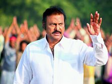  బోటు ప్రమాదంపై మోహన్ బాబు: వారి కక్కుర్తి 20 మంది ప్రాణాలు తీసింది!