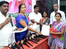 డిప్యూటీ స్పీకర్ పద్మా దేవేందర్ కుడిభుజమంటే హడల్ మరి? యధేచ్ఛగా గిరిజన భూ కబ్జా