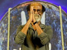 వాళ్ల కాళ్లపై అస్సలు పడొద్దు: ఫ్యాన్స్‌కి రజినీ కీలక సూచనలు