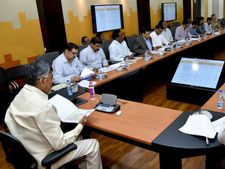 కలెక్టర్లపై పోరాటం చేస్తా, అవసరమైతే నిరాహార దీక్ష చేస్తా: చంద్రబాబు