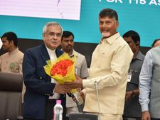 హైద్రాబాద్ రెవెన్యూలో 40% వాటా ఆంధ్రాదే, అలా చేస్తే ఏపీయే టాప్: నీతి ఆయోగ్ వైస్ ఛైర్మెన్ రాజీవ్