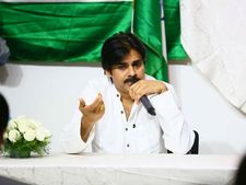 తెలంగాణలో పవన్ కీలక నిర్ణయాలు!: పక్కా ప్లాన్‌తో ముందుకు, వారికే ప్రాధాన్యం
