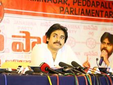 విధ్వంస రాజకీయాలు చేయను, తెలంగాణ అంటే ఇష్టం, చీల్చను, నా బలం తేలుతుంది: పవన్