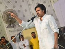  కొత్తగూడెంలో జనసేనానికి చేదు: ఓ వైపు సీఐ మరోవైపు ఏసీపీ, పవన్ 20 ని.లు ఏం చెప్పారో