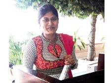  గుంటూరు జిల్లాలో మహిళా సర్పంచ్ ఆత్మహత్య!...కలకలం...