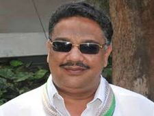 రూ. 10 కోట్లు ఇవ్వు, లేదంటే తల తీసేస్తాం, మంత్రికి మాఫియా డాన్ వార్నింగ్, చివరికి ! 