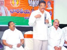 ఎపి బిజెపిలో పతాక స్థాయికి గ్రూప్ రాజకీయాలు...అధ్యక్షుడిపై అసమ్మతి గళం