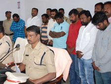 బొడ్డుపల్లి శ్రీనివాస్ హత్య: ట్విస్టిచ్చిన నల్గొండ టూటౌన్ సీఐ, కాంగ్రెస్ సభ