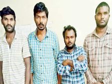 పనికొస్తామని ఆధార్ కార్డులు చూపిస్తారు...అడ్వాన్స్‌లతో మాయం అవుతారు 