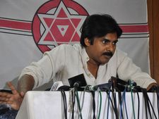    జనసేన ఆవిర్భావ సభ: పొత్తులు, పోటీ చేసే స్థానాలపై వవన్ కీలక ప్రకటన?