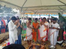 గుంటూరులో ఇంటి నిర్మాణపనులకు పవన్ భూమి పూజ