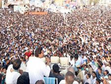 చంద్రబాబు అలా చేస్తే ఎపికి ప్రత్యేక హోదా వస్తుంది: వైఎస్ జగన్