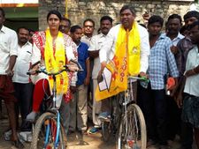 'భూమా' కేడర్ ఎక్కడిది: అఖిలప్రియ-మౌనికలకు సుబ్బారెడ్డి కూతురు గట్టి కౌంటర్