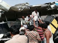 కరీంనగర్ లో ఘోర రోడ్డు ప్రమాదం: ఏడుగురు మృతి.