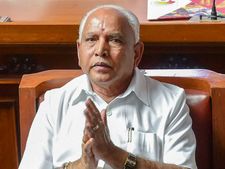 కర్ణాటక అసెంబ్లీ ఎన్నికల్లో అక్రమాలు: యడ్యూరప్ప ఆరోపణ, షెడ్ లో వీవీ ప్యాట్ బ్యాక్స్ లు! 