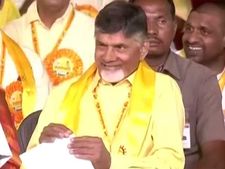 ముద్దుల పోటీనా, చాక్లెట్ ఇవ్వని డాడి.. మోడీ నుంచి జగన్ దాకా: మహానాడులో పడిపడి నవ్విన చంద్రబాబు