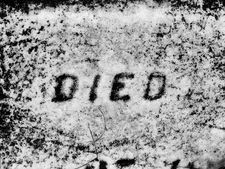 నారాయణాద్రి ఎక్స్‌ప్రెస్ రైలు నుంచి పడి చిన్నారి మృతి