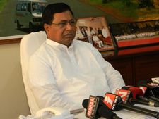  కేసీఆర్ మాట్లాడితేనే స్పందిస్తా.. మంత్రుల స్థాయికి నేను అవసరం లేదు: జానారెడ్డి