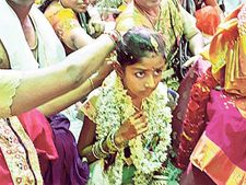 8ఏళ్ల బాలికతో శ్రీవారి కల్యాణం: రాయదుర్గంలో ఏళ్లుగా కొనసాగుతున్న సాంప్రదాయం 