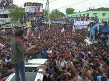 విజయనగరం:నేడే పవన్ పర్యటన:సభలకు భారీగా తరలివస్తున్న జనం 