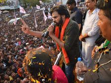  ఇంగీత  జ్ఞానం లేదు, ప్రజల కన్నీళ్లు తుడవలేని మీకెందుకు అధికారం?: బాబుపై పవన్