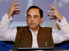 రజనీకాంత్‌తో పొత్తు అంటే వైఫల్యమే, ఆయన రజనీ పబ్లిసిటీ కార్యకర్త: సుబ్రహ్మణ్యస్వామి