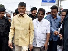 ఎమ్మెల్యే సీటు?: టీడీపీలో చేరాలంటూ అశోక్ బాబుకు షాకిచ్చిన చంద్రబాబు