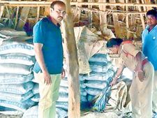సోదరి వరసైన 13 ఏళ్ల బాలికపై...15 ఏళ్ల బాలుడి అత్యాచార,హత్యా యత్నం:సెల్ ఫోనే కారణం!