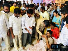 సీఎం రమేష్ దీక్ష విరమణ: కేంద్రం, జగన్ నాటకాలంటూ చంద్రబాబు ఆగ్రహం