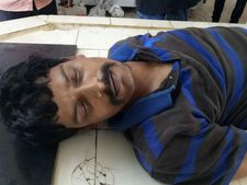 విషాదం: చిన్నారులతోపాటు జర్నలిస్టు కుటుంబం ఆత్మహత్య, భార్య పరిస్థితి విషమం
