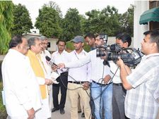 కడపకు మోడీ వస్తున్నారు! అందుకే టీడీపీ దొంగ దీక్షలు: కందుల విసుర్లు, వెంకయ్యతో భేటీ