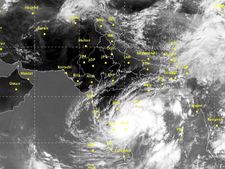 బంగాళాఖాతంలో తీవ్ర అల్పపీడనం:కోస్తా,రాయలసీమలకు అలెర్ట్