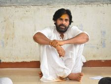 వారి మరణం కలచివేసింది: ఆదుకుంటానంటూ పవన్ కళ్యాణ్