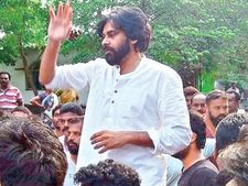 విరామంలోనే పవన్ కళ్యాణ్...షెడ్యూల్ ఇది:అభిమానుల పడిగాపులు