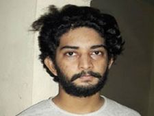 కేటుగాడు:ఫేస్‌బుక్ లో 'బుకింగ్'..వాట్సప్‌లో ఛాటింగ్..ఫైనల్ గా ఫుల్ ఛీటింగ్