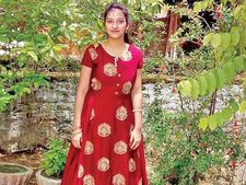 ఫోన్లో మాట్లాడుతున్న కూతురును కొట్టి చంపేశాడు: ప్రేమించిందనే కొట్టాడు: తాత ఫిర్యాదు