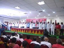 ప్రజలకు కావాల్సింది స్మార్ట్ సిటీలు కాదు స్మూత్ సిటీలు...బహిర్గతం చేయండి:వామపక్ష నేతలు