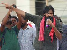 బాబూ! అల్లాడుతున్నా పట్టించుకోరా?: ఒక్కసారి అవకాశమిస్తేనంటూ పవన్ ఉద్వేగం
