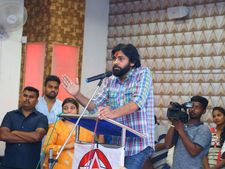 చిరంజీవి తుపాకీ అందుకే ఇచ్చారు, పొలిటికల్ ఎంట్రీపై ప్రశ్నించా: టీడీపీకి  పవన్ వార్నింగ్