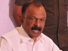 ఎంబీబీఎస్ కౌన్సిలింగ్‌లో రిజర్వేషన్ విద్యార్థులకు తీరని అన్యాయం:రఘువీరారెడ్డి