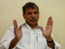 దుష్టత్రయం బిజెపి,టిడిపి,వైసిపిలను ఓడించడమే కాంగ్రెస్‌ లక్ష్యం:తులసిరెడ్డి 