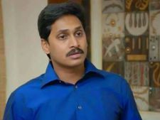 జగన్ మాట మార్చారు: కాపుల రిజర్వేషన్లపై యూటర్న్ అంటూ ఊమెన్ చాందీ ఫైర్